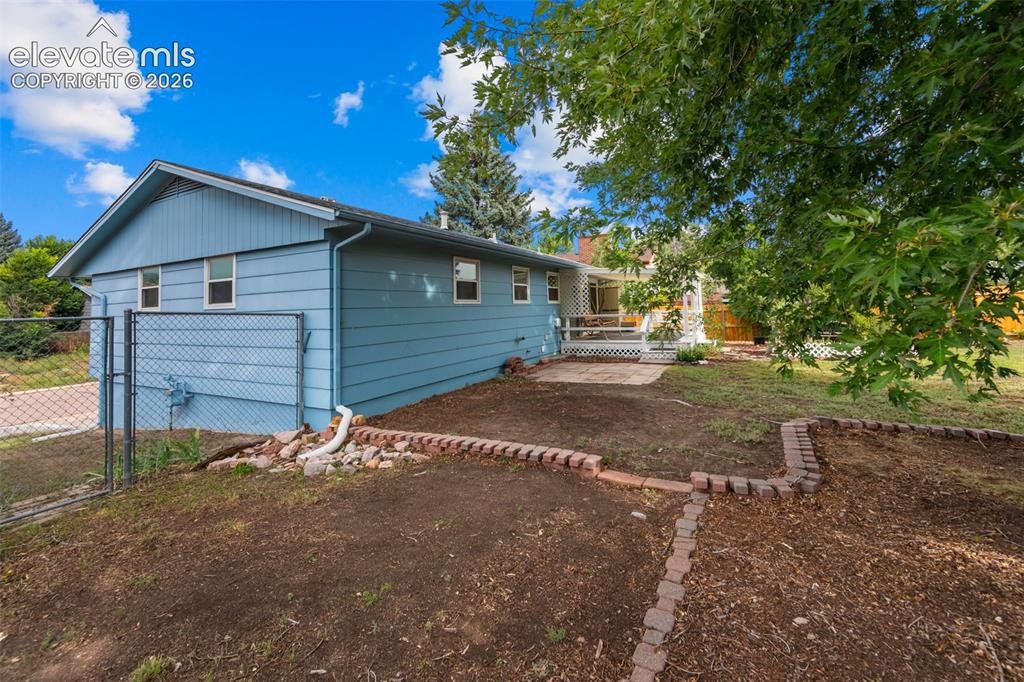 Image 19 of 35: Side of Structure