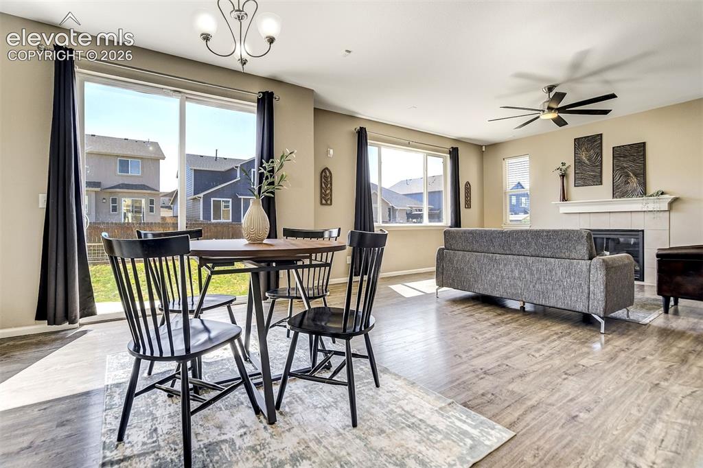 Image 10 of 50: Dining Area