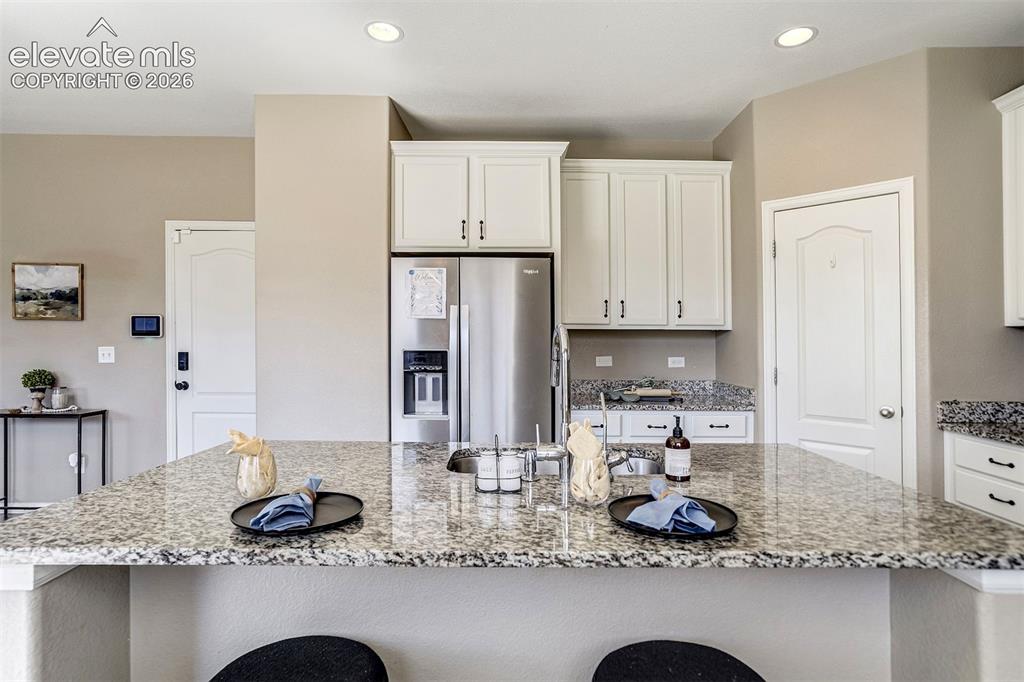 Image 15 of 50: Kitchen