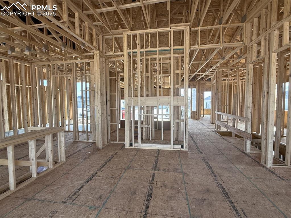 Image 12 of 14: Great Room w/Fireplace