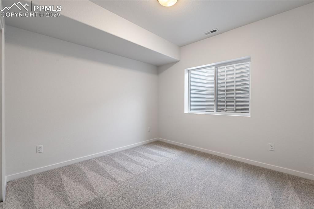 Image 35 of 45: Bedroom