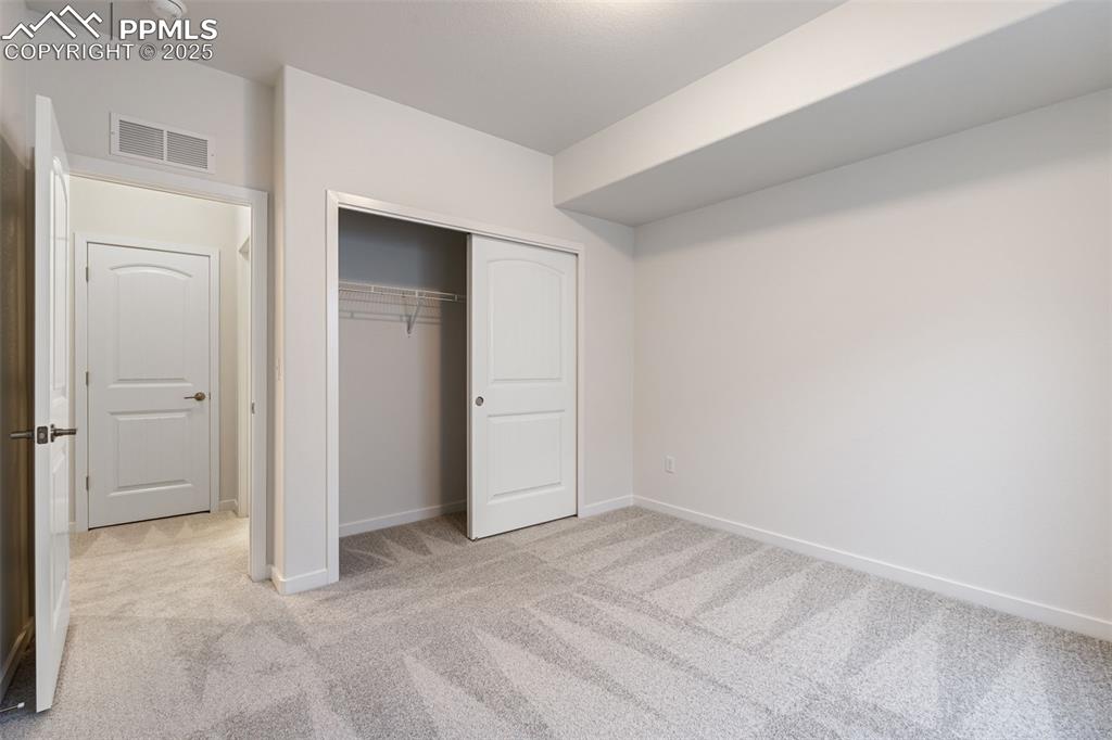 Image 37 of 45: Bedroom