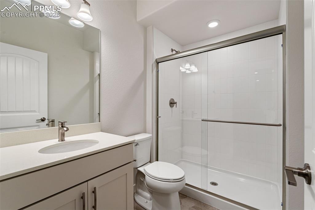 Image 38 of 45: Bathroom