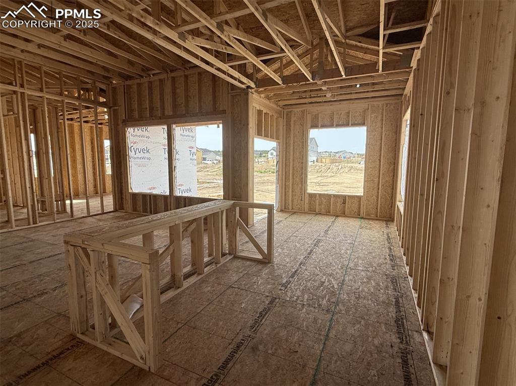 Image 9 of 14: Gourmet Kitchen
