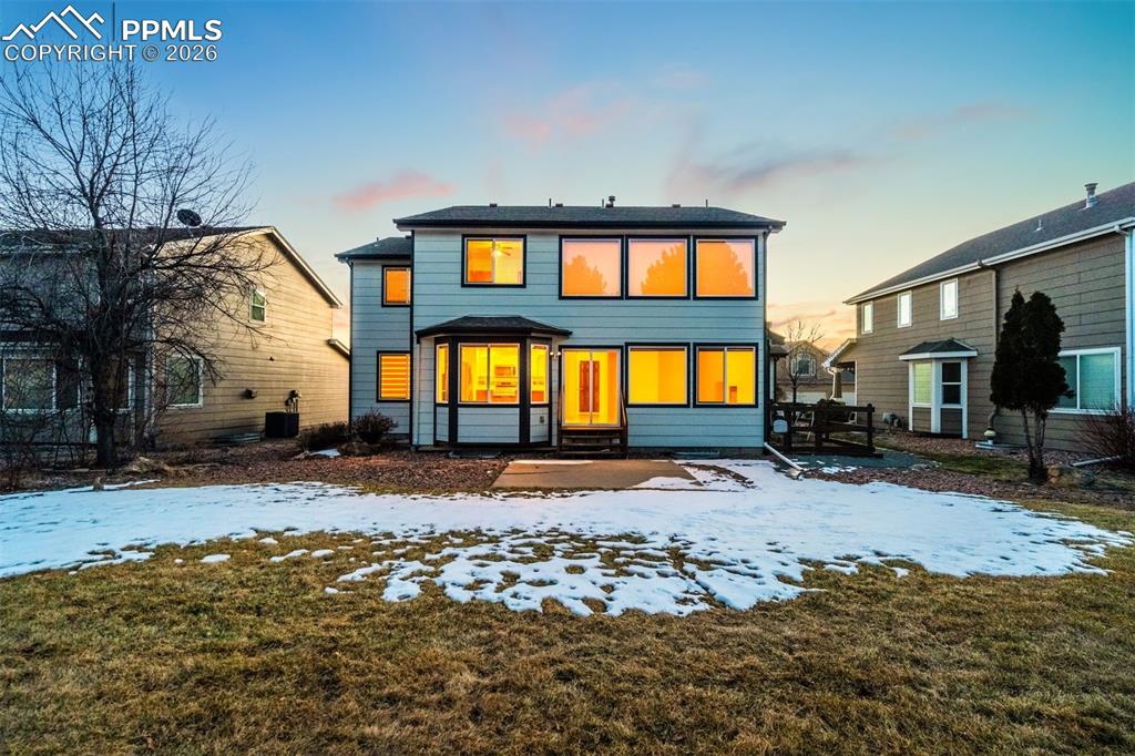 Image 6 of 50: Back of Structure