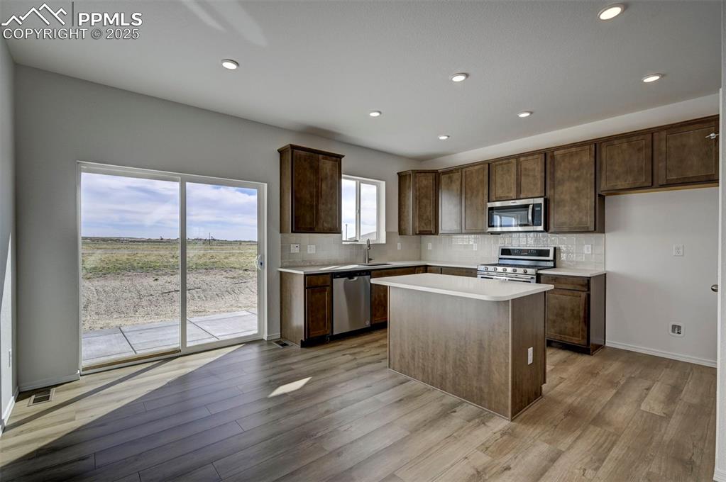 Image 6 of 17: Kitchen