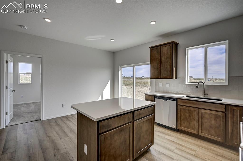 Image 8 of 17: Kitchen