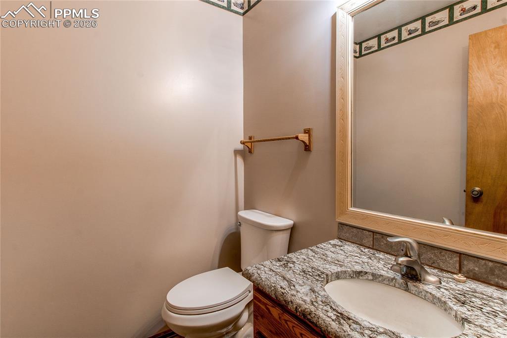 Image 23 of 47: Bathroom