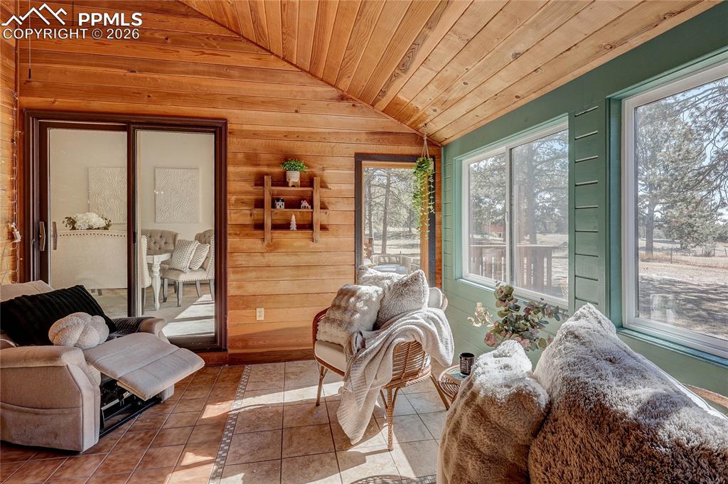 Image 26 of 47: Sun Room