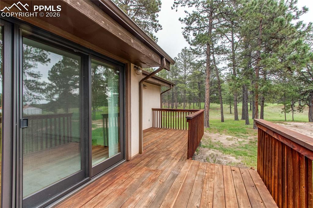 Image 28 of 47: Deck