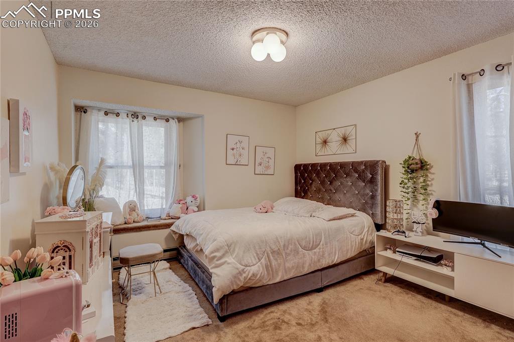 Image 38 of 47: Bedroom