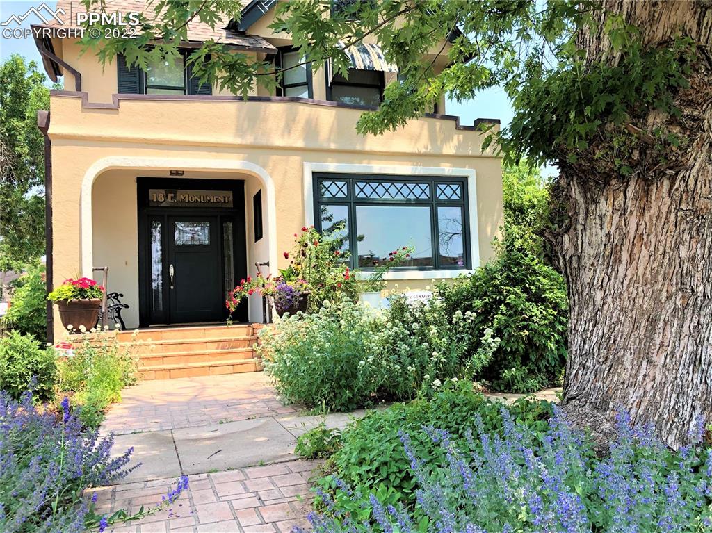 Listing 1232638, Image 2 of 50