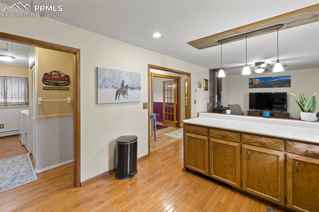 Image 8 of 50: Kitchen