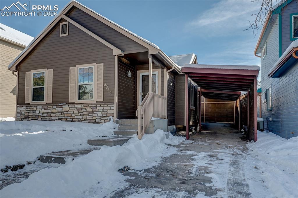 Image 4 of 20: Front of Structure