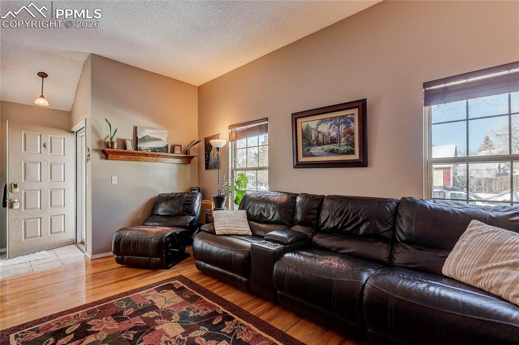 Image 7 of 20: Living Room