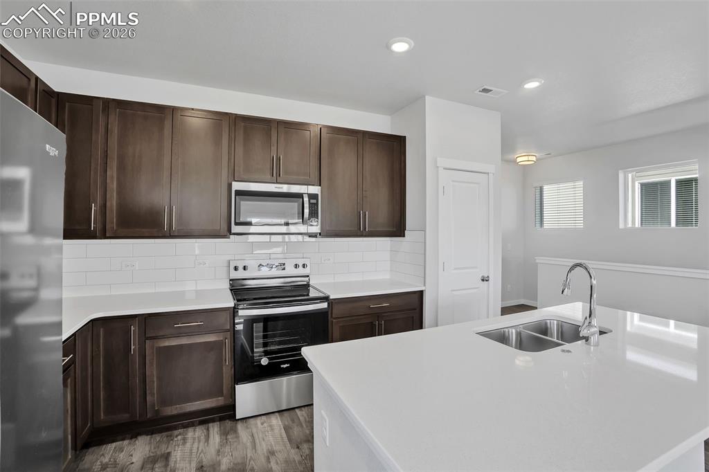 Image 15 of 26: Upper level unit
