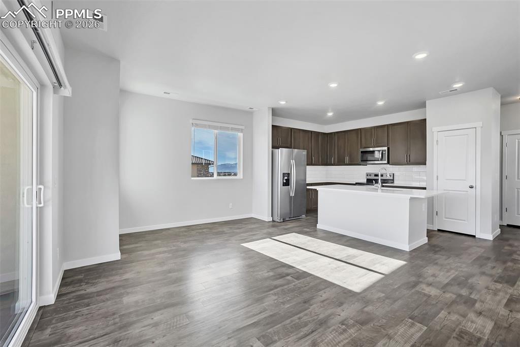 Image 16 of 26: Upper level unit