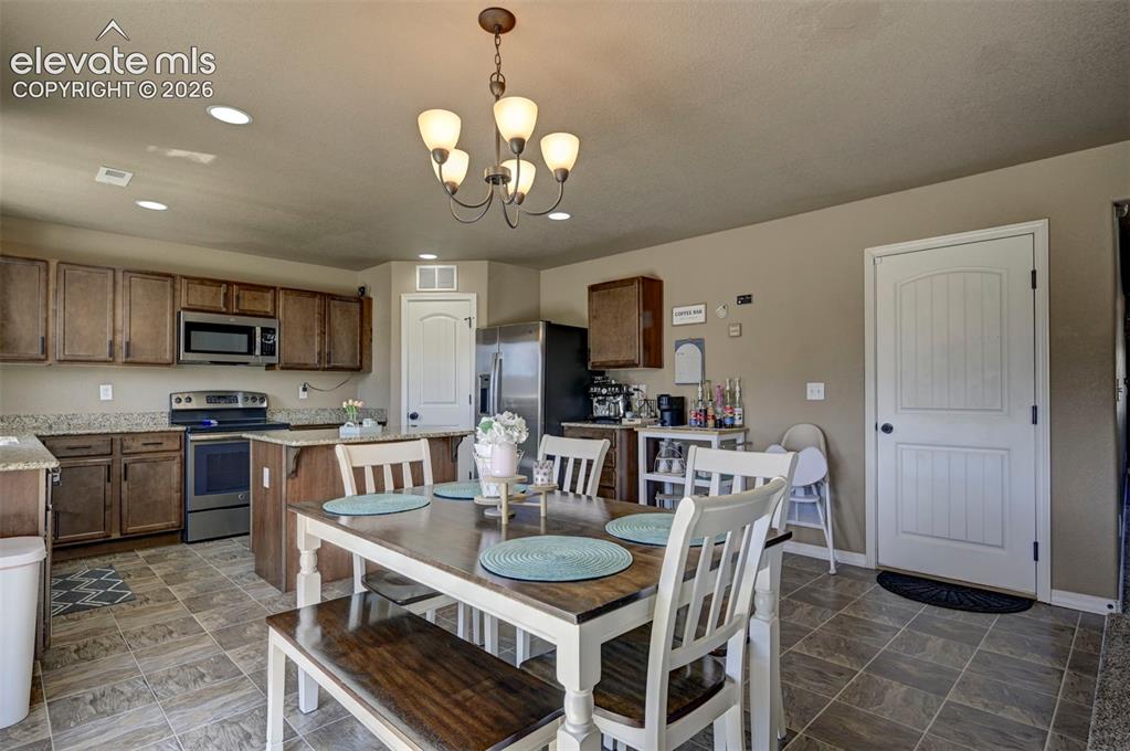 Image 11 of 42: Dining Area