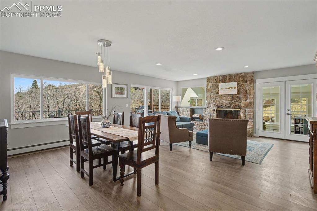 Image 12 of 50: Dining Area