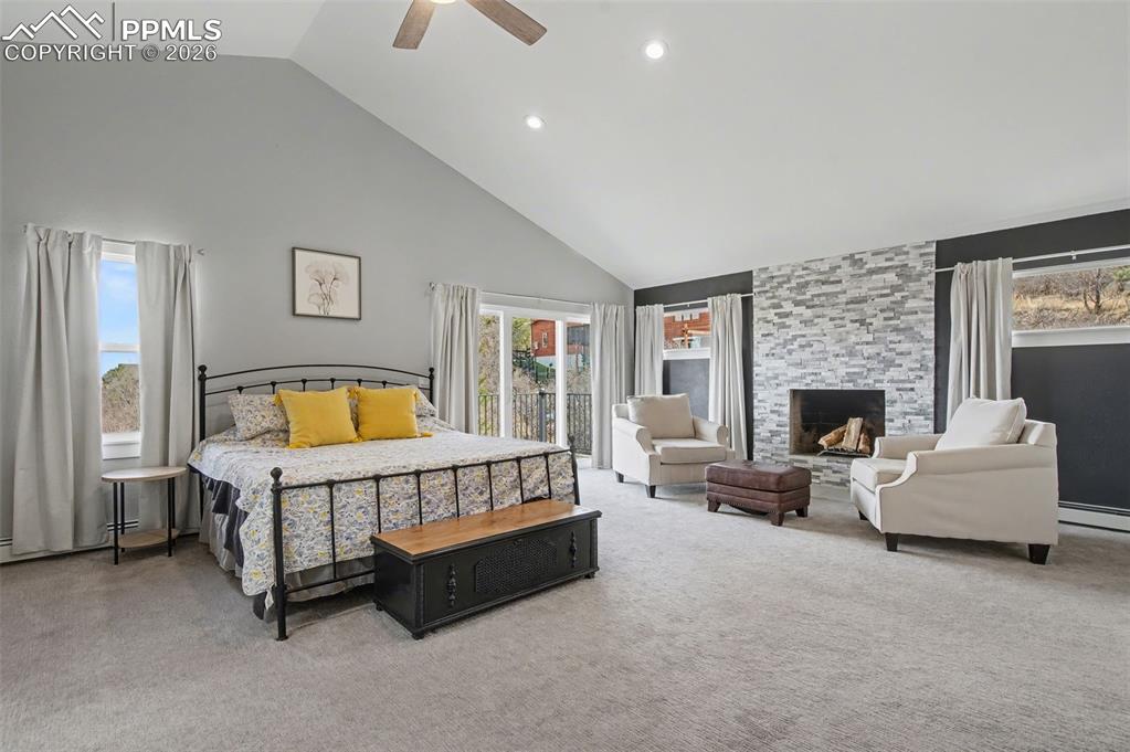 Image 26 of 50: Bedroom