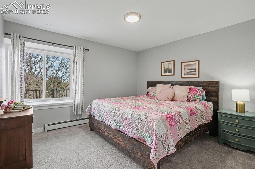 Image 30 of 50: Bedroom