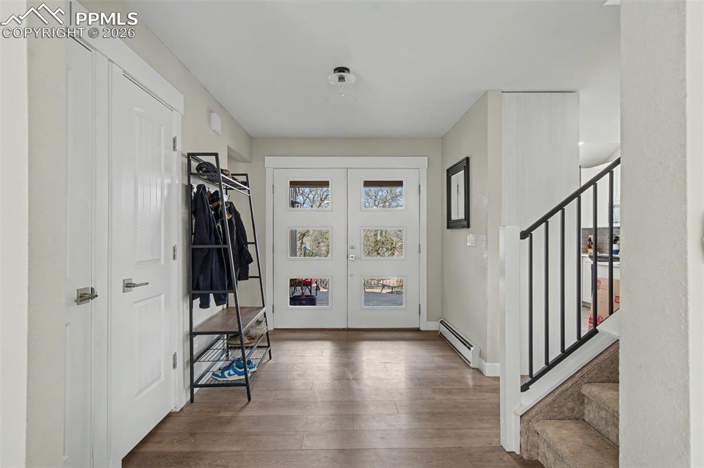 Image 4 of 50: Entry