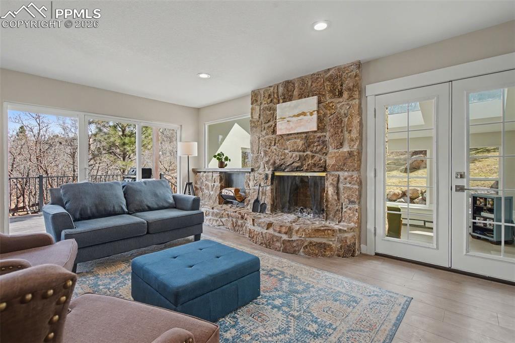 Image 9 of 50: Living Room