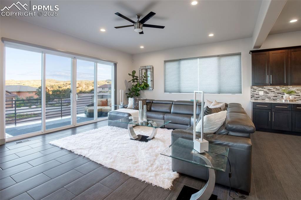 Image 16 of 49: Living Room