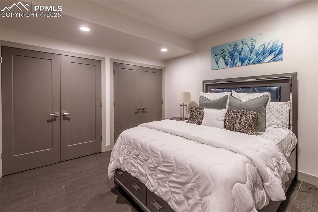 Image 26 of 49: Bedroom