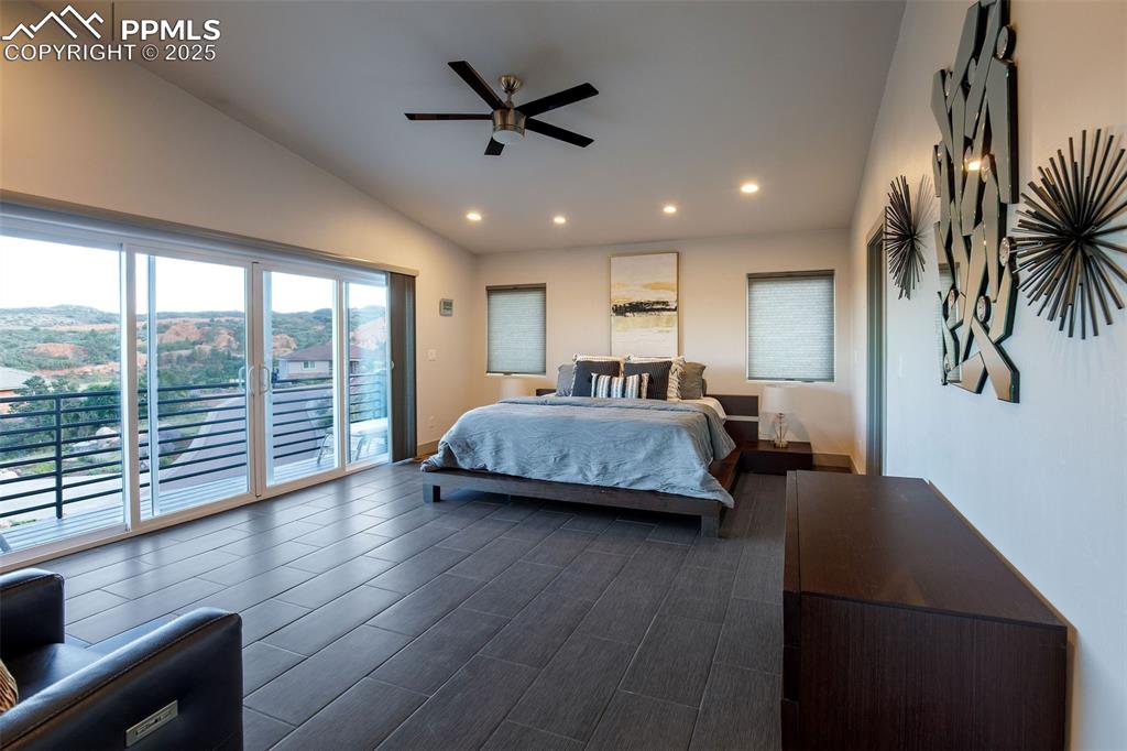 Image 32 of 49: Bedroom