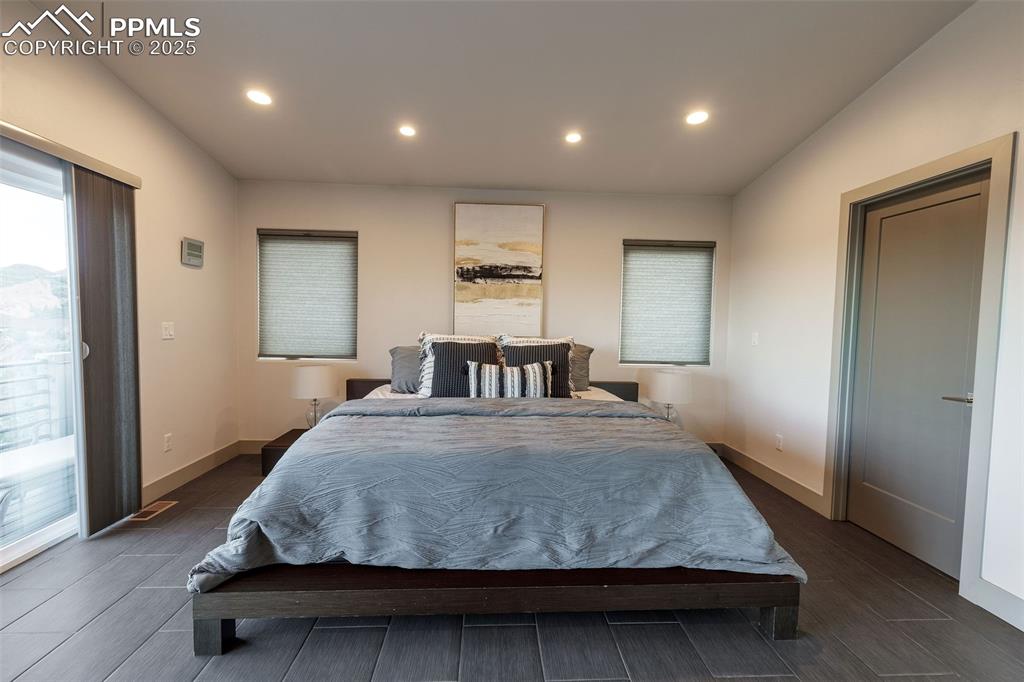 Image 33 of 49: Bedroom