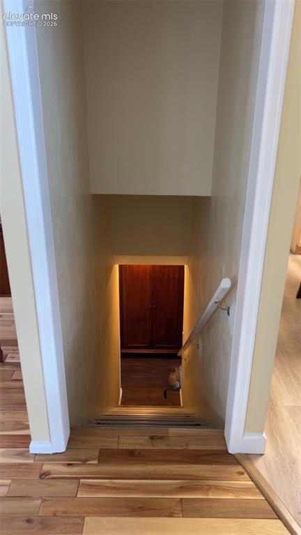 Image 18 of 35: Hallway