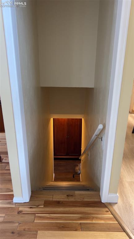 Image 19 of 33: Hallway