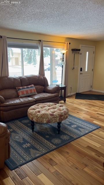Image 3 of 35: Living Room