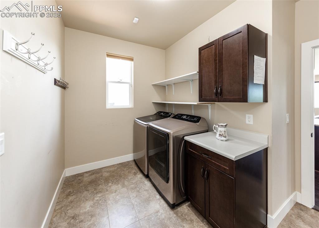Image 17 of 40: Main Level Laundry room
