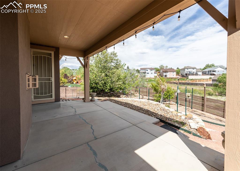 Image 34 of 40: Patio