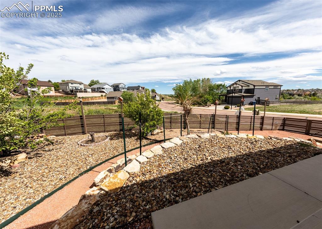 Image 35 of 40: Backyard