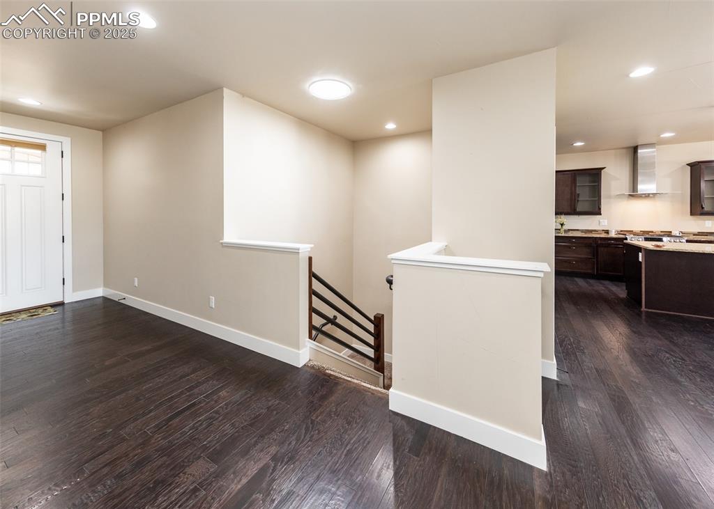 Image 5 of 40: Entry