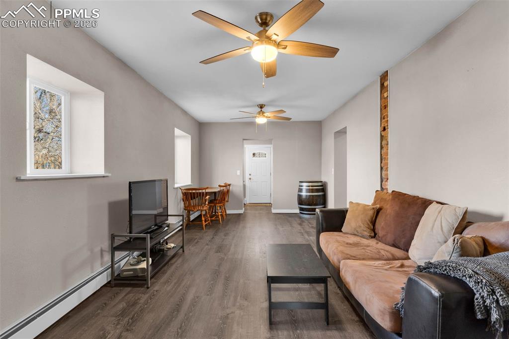 Image 16 of 40: Living Room