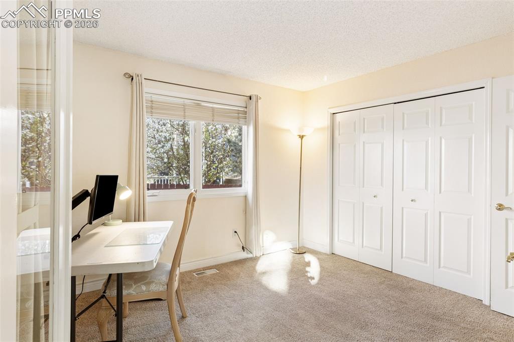 Image 12 of 16: Bedroom