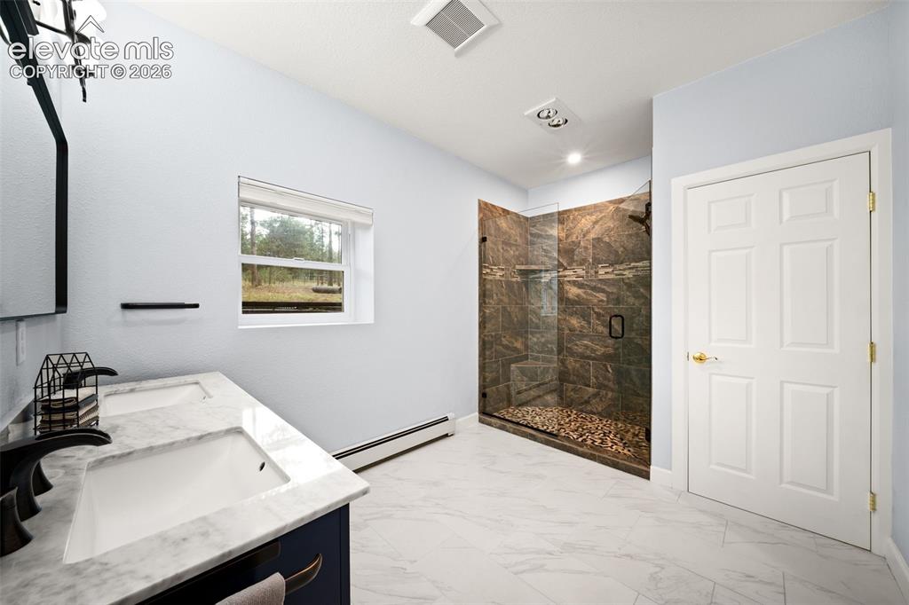 Image 12 of 28: Bathroom