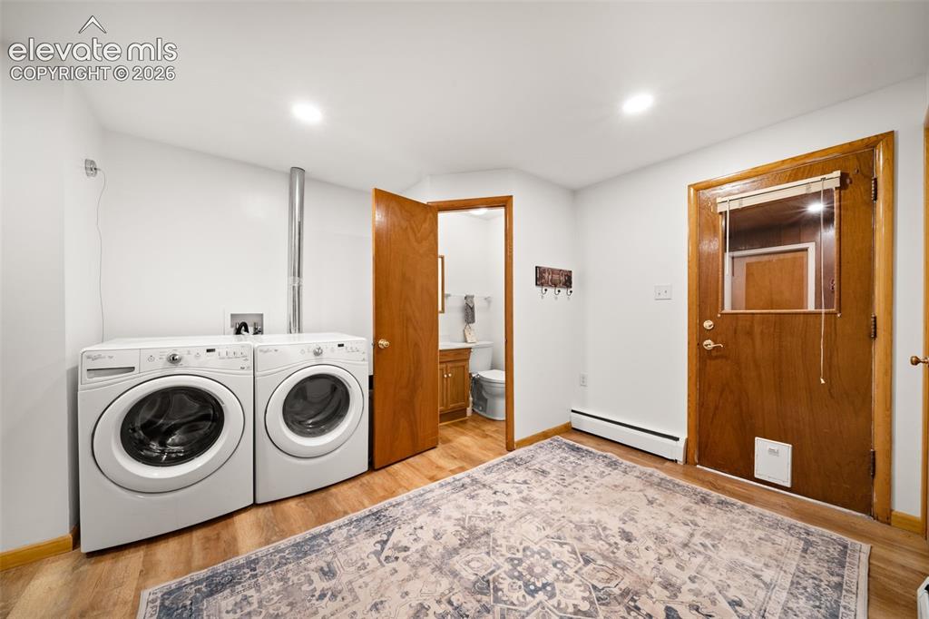 Image 19 of 28: Laundry