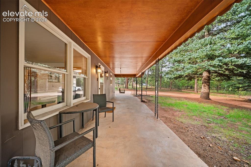 Image 5 of 28: Patio