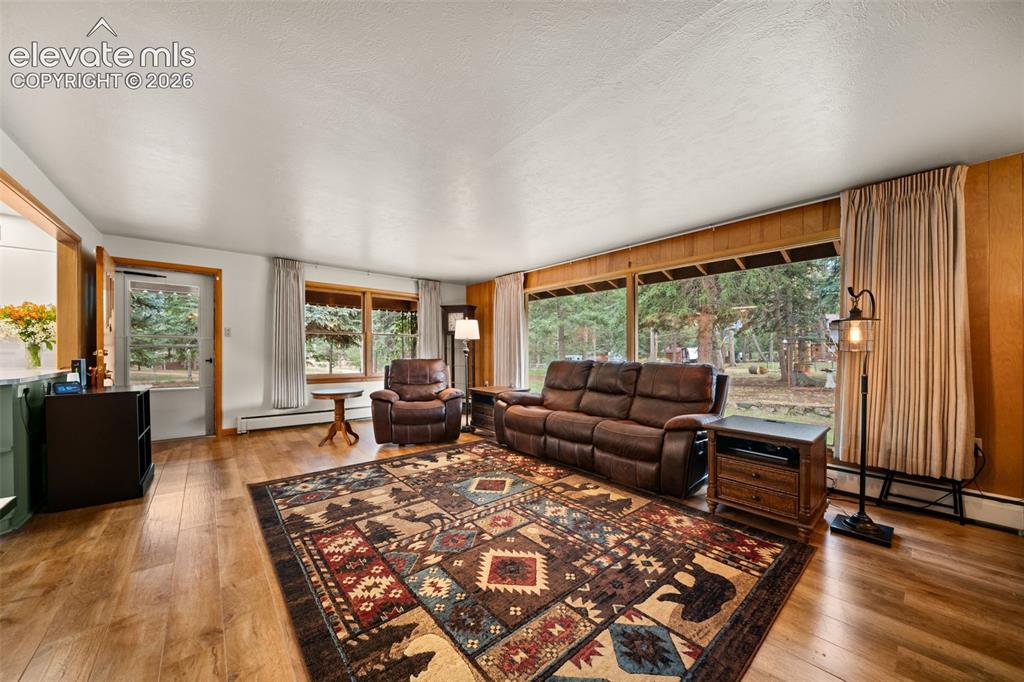 Image 7 of 28: Living Room
