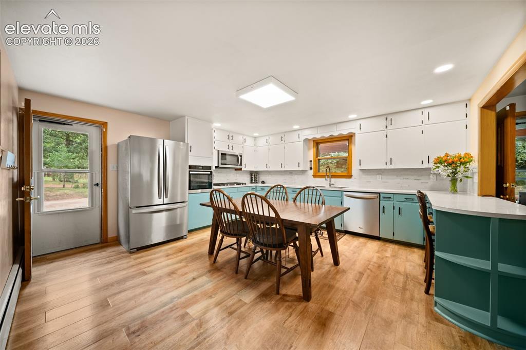 Image 8 of 28: Kitchen