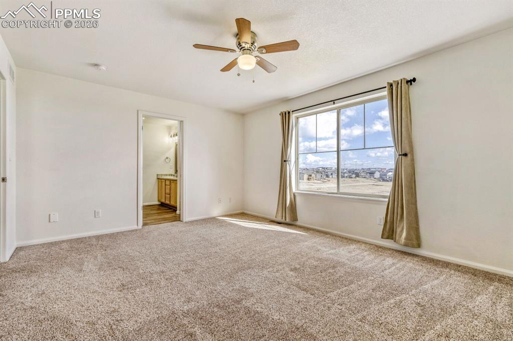 Image 14 of 35: Bedroom