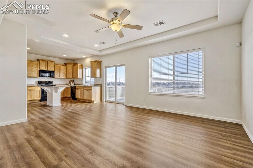 Image 2 of 35: Living Room