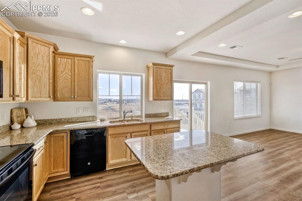 Image 5 of 35: Kitchen