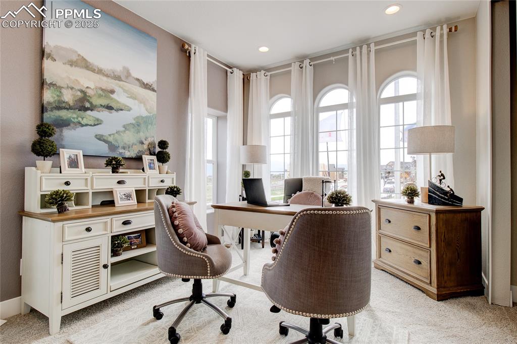 Image 11 of 28: Office