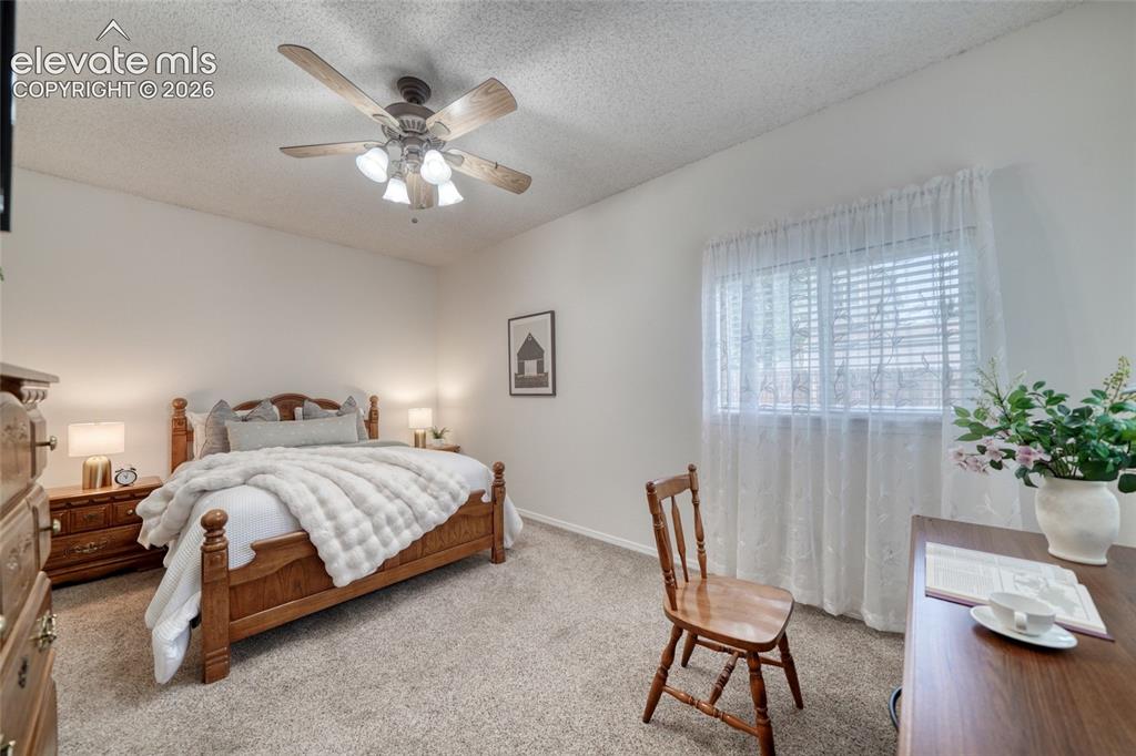 Image 15 of 36: Bedroom
